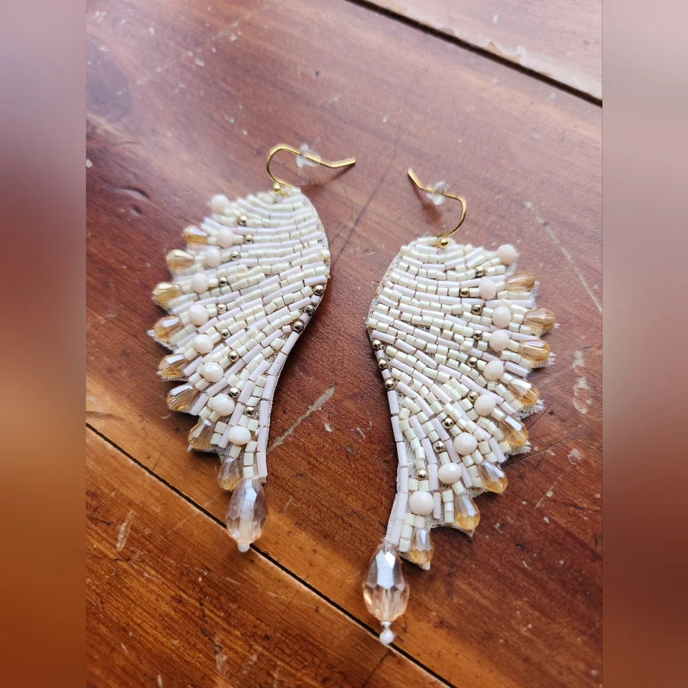 Sold!! Creamy White Angel Wings Pierced Earrings - Picture 2 of 15
